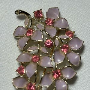 Sarah Coventry gold tone pink flower pin.